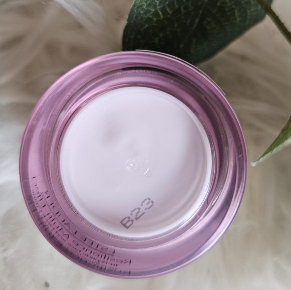 Estee Lauder Resilience Multi Effect - Picture 2 of 3